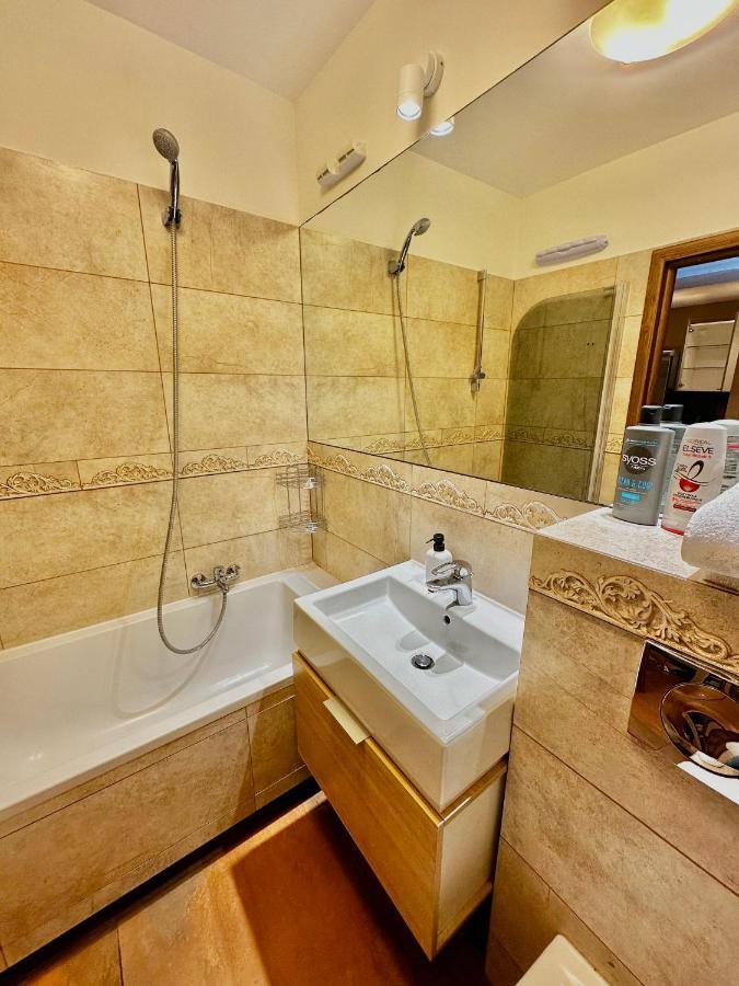 Decor 3 Metro Fast Wifi 1Gbs 80'Tv Hbo Disney Appletv Varsovia Exterior foto