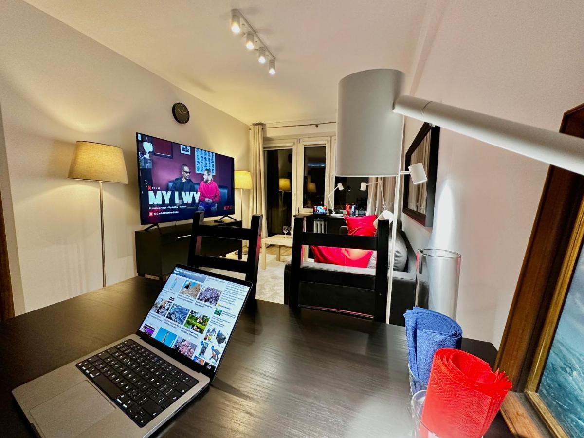 Decor 3 Metro Fast Wifi 1Gbs 80'Tv Hbo Disney Appletv Varsovia Exterior foto
