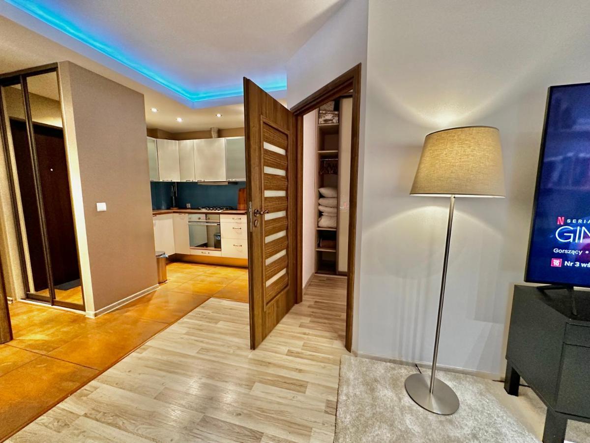 Decor 3 Metro Fast Wifi 1Gbs 80'Tv Hbo Disney Appletv Varsovia Exterior foto